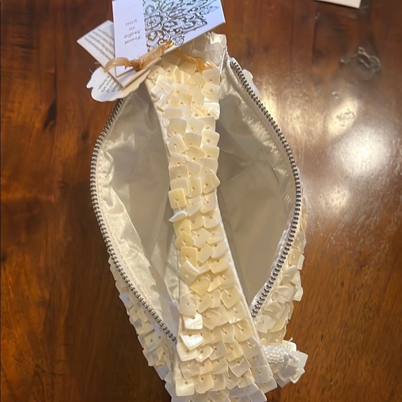 From India To You | Real Seashell Handbag - Picture 9 of 10